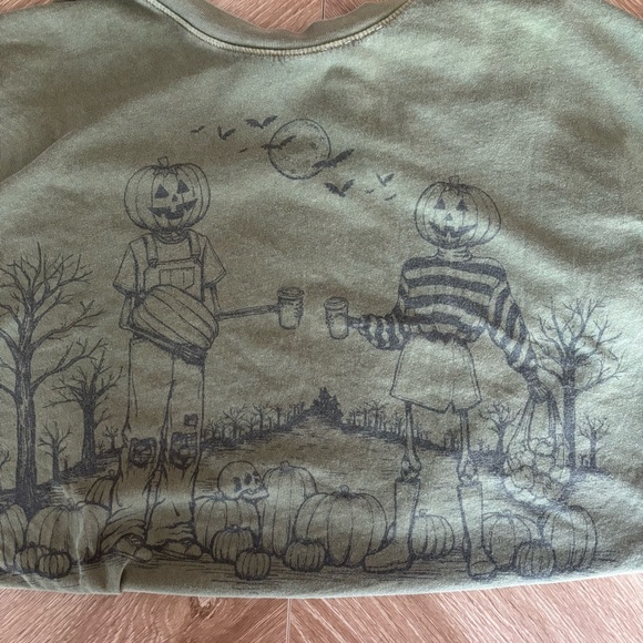 American Eagle Outfitters Halloween tshirt - Picture 3 of 3